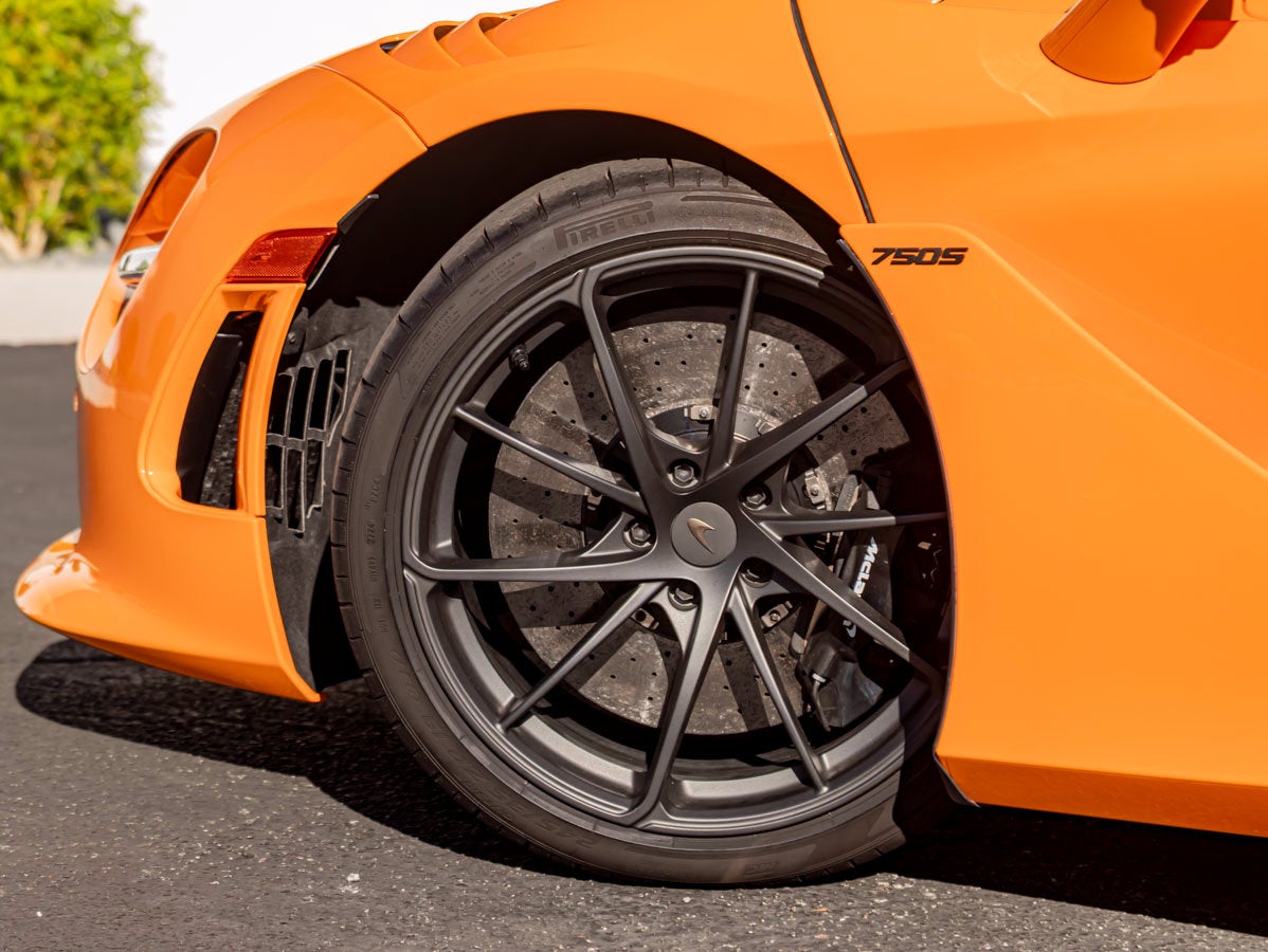 2025 McLaren 750S Performance