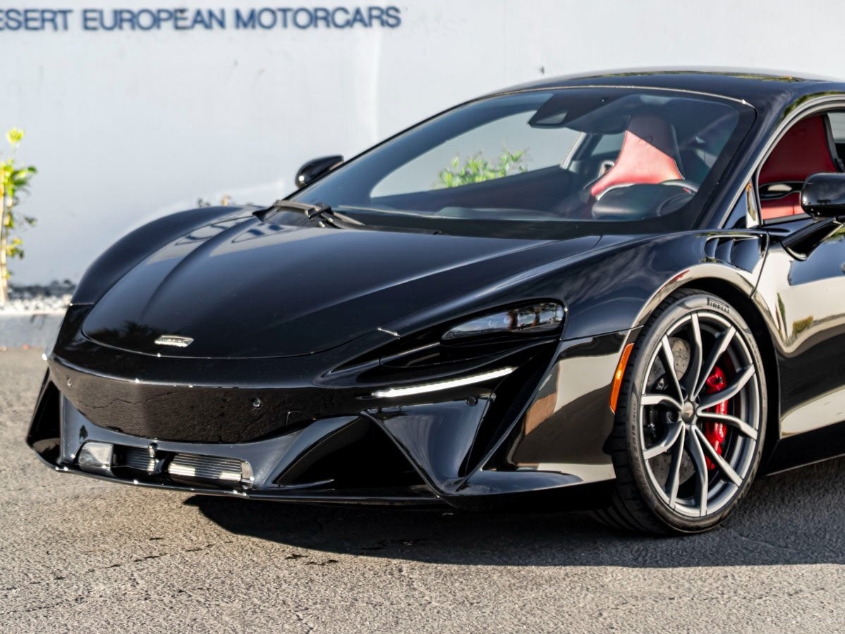 2025 McLaren Artura TechLux