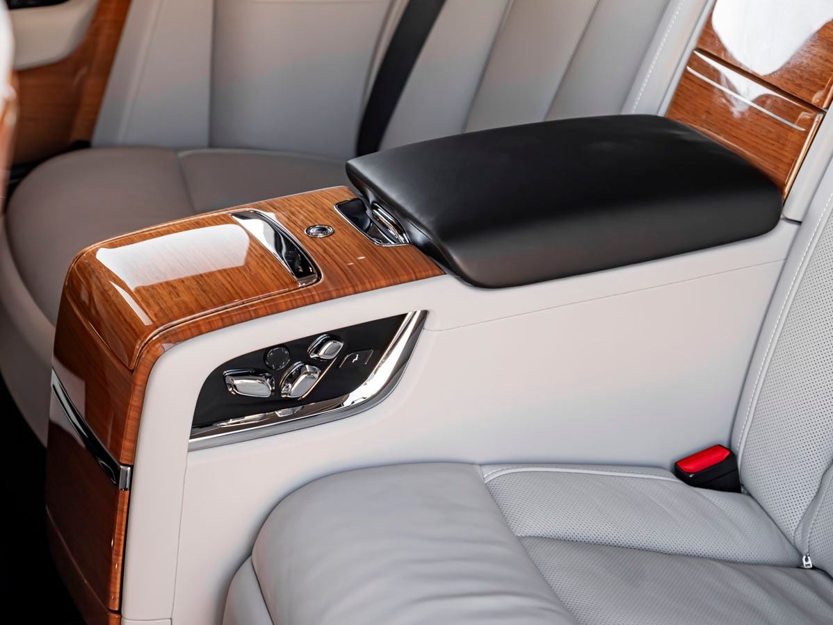 2023 Rolls-Royce Phantom 