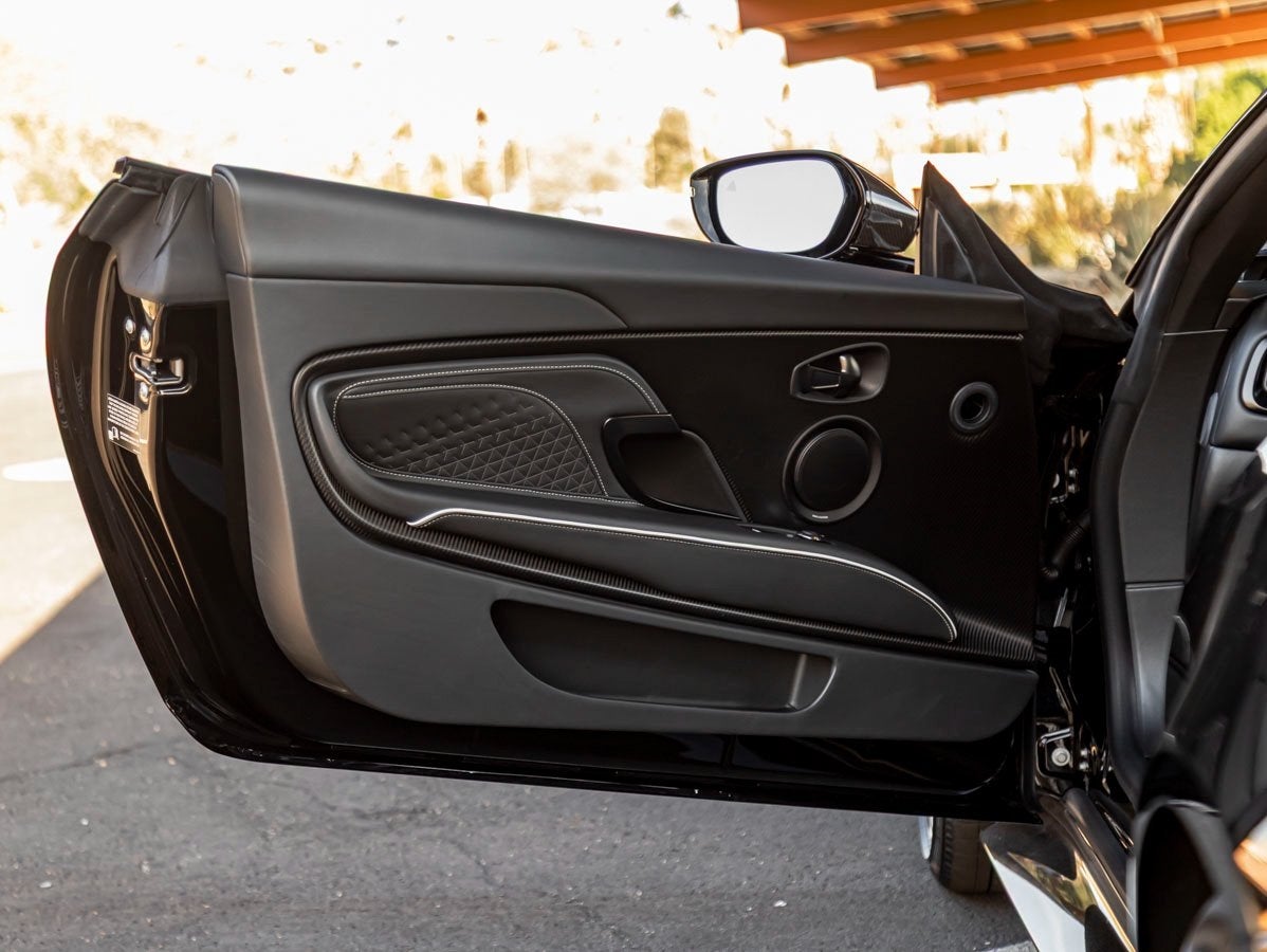 2022 Aston Martin DBS Superleggera