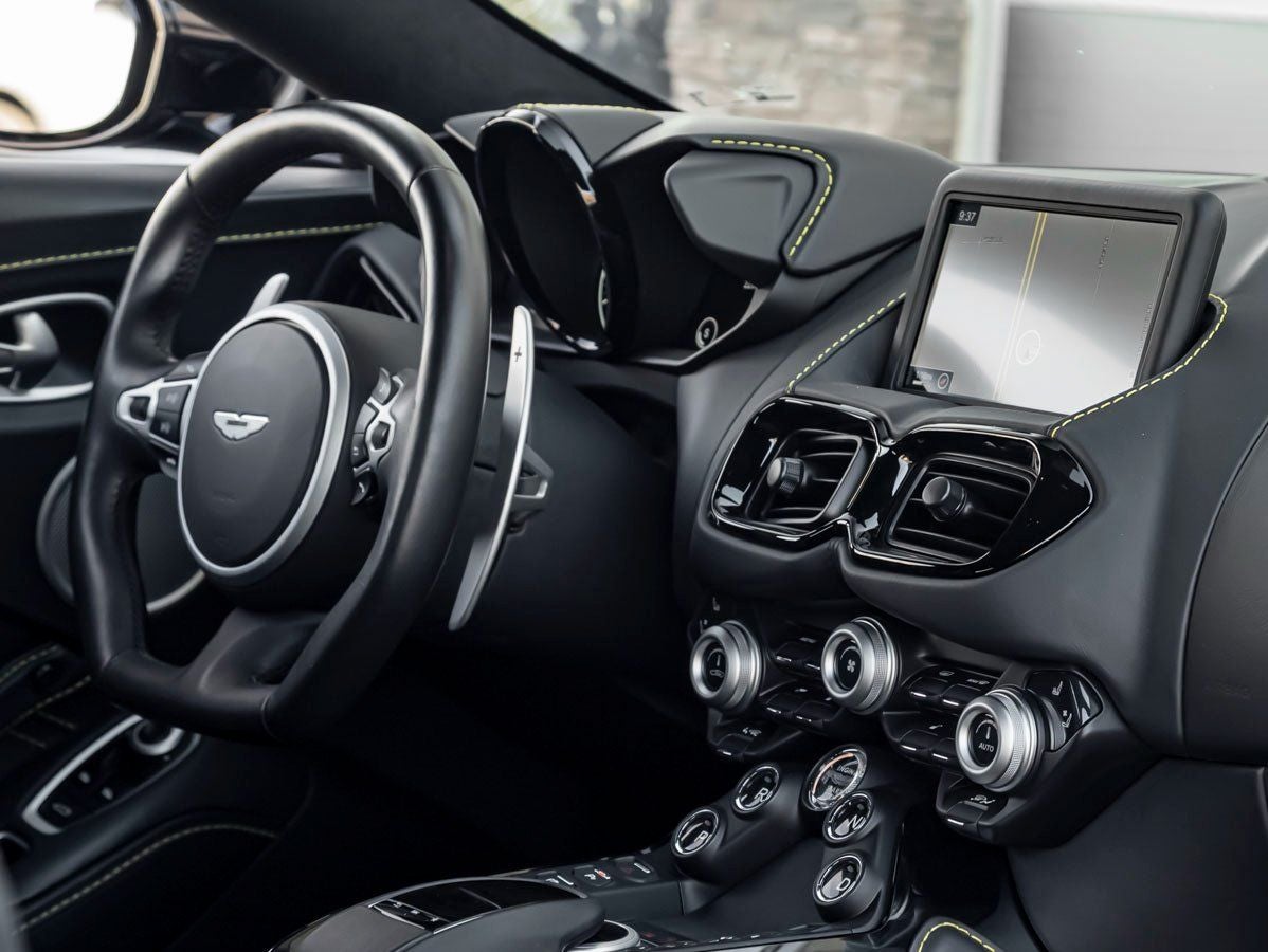 2023 Aston Martin Vantage Base