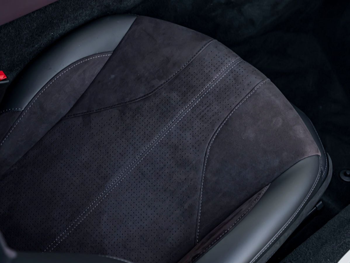 2025 Aston Martin Vantage Base