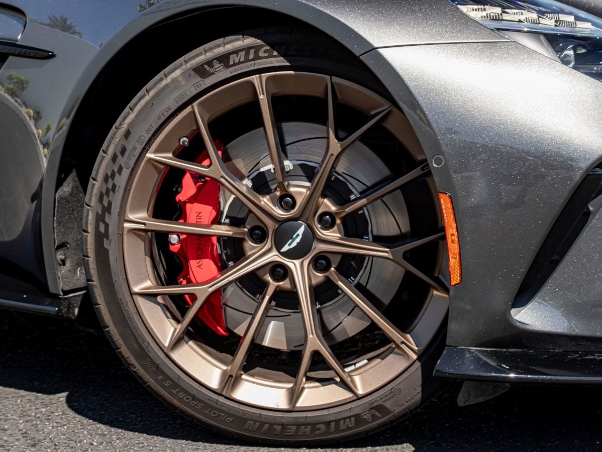 2026 Aston Martin Vantage Base