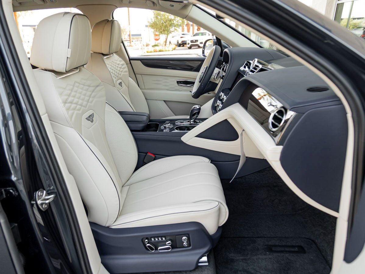 2025 Bentley Bentayga Atelier V8