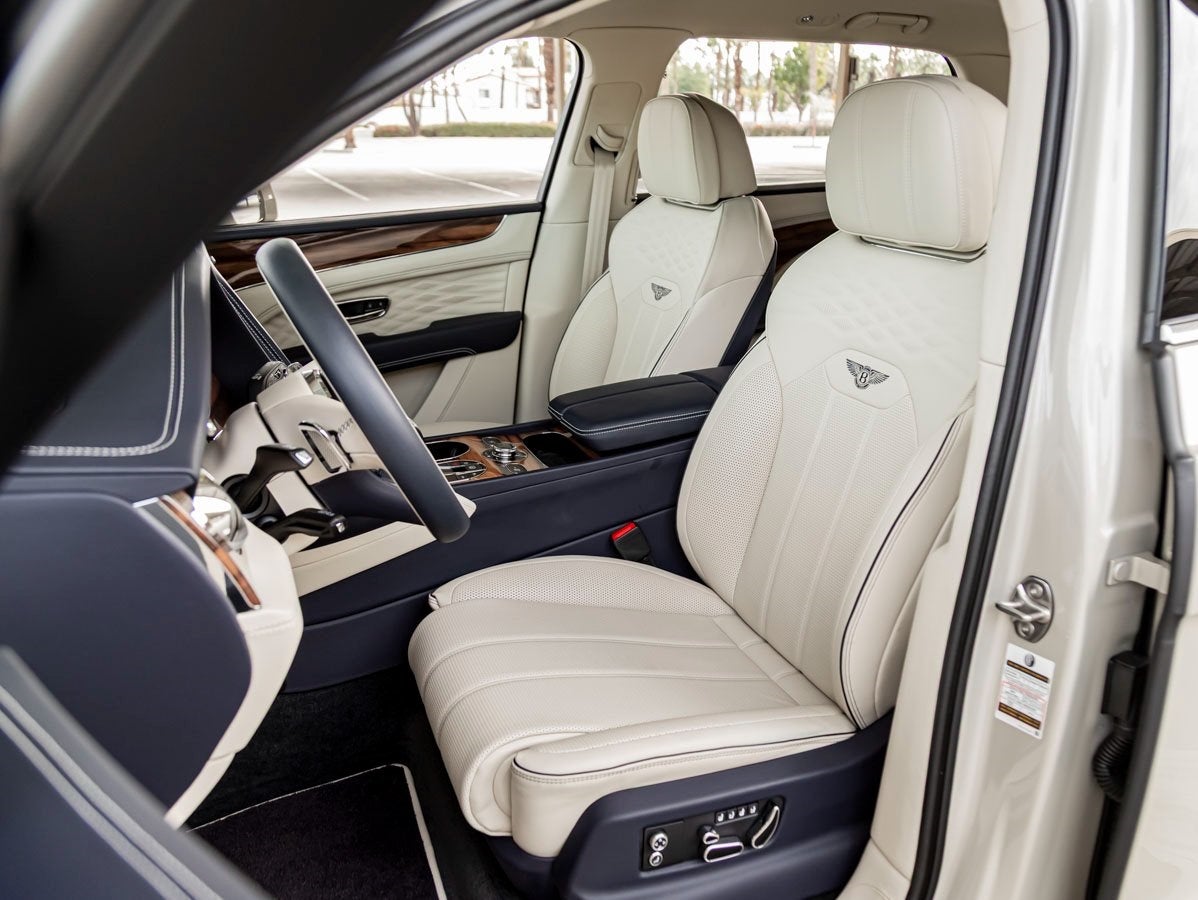 2023 Bentley Bentayga EWB Azure V8 Base