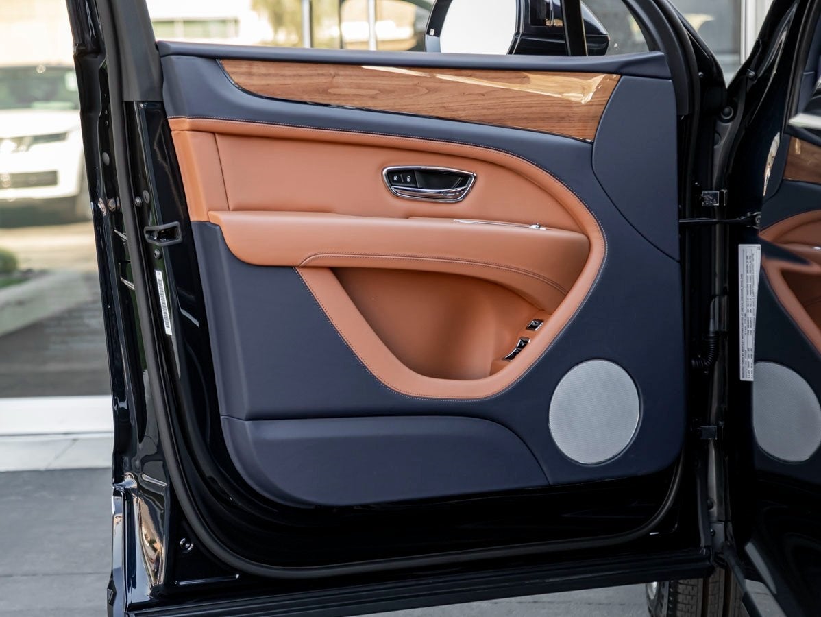 2025 Bentley Bentayga EWB Base