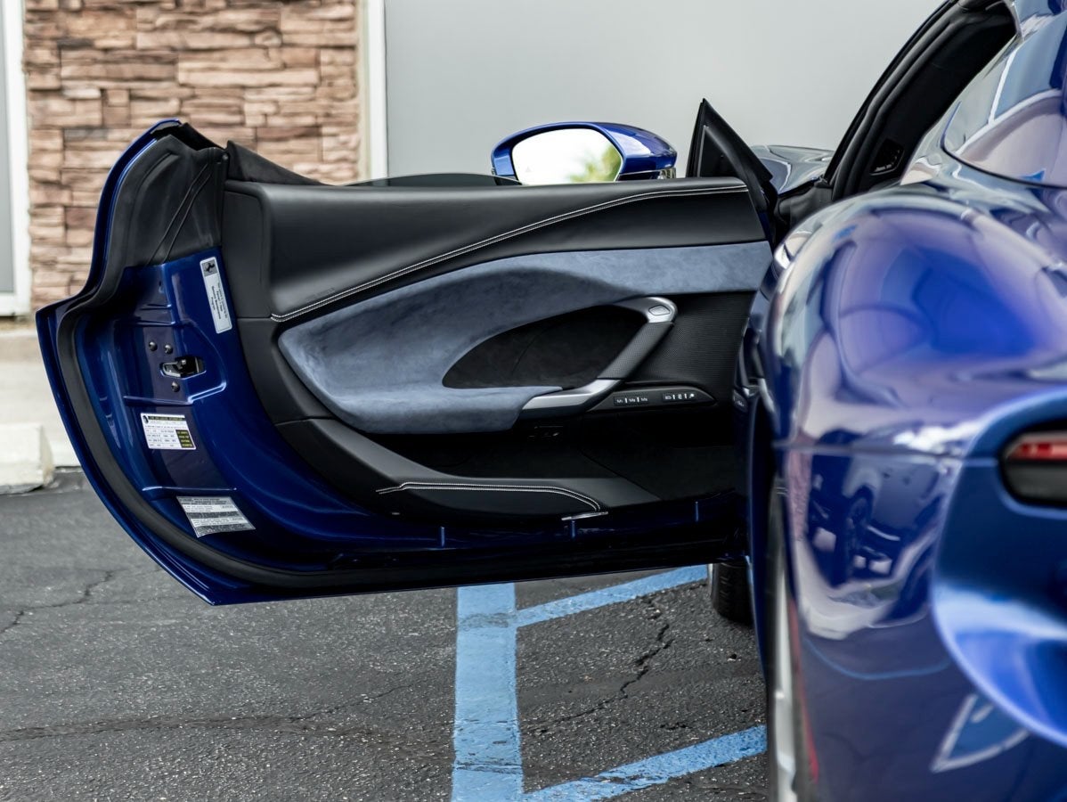 2025 Ferrari 296 GTS Base