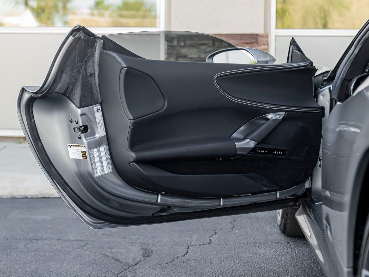 2023 Ferrari SF90 Stradale Base