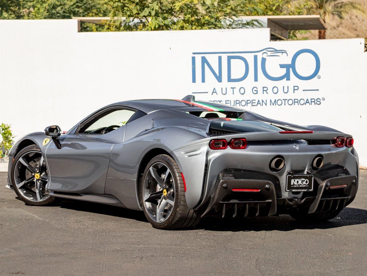 2023 Ferrari SF90 Stradale Base