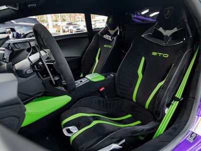 2024 Lamborghini Huracan STO Base