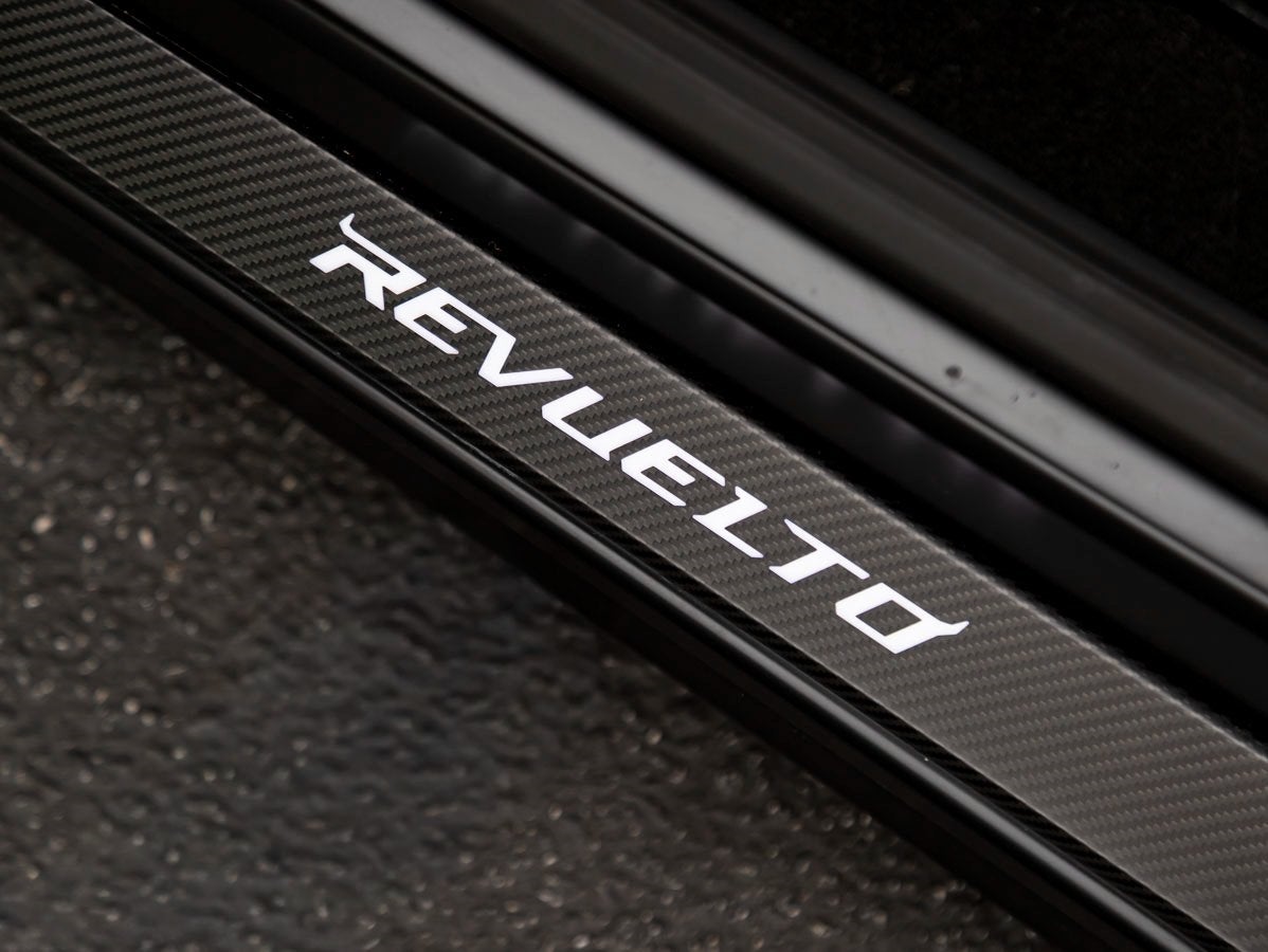 2025 Lamborghini Revuelto Base