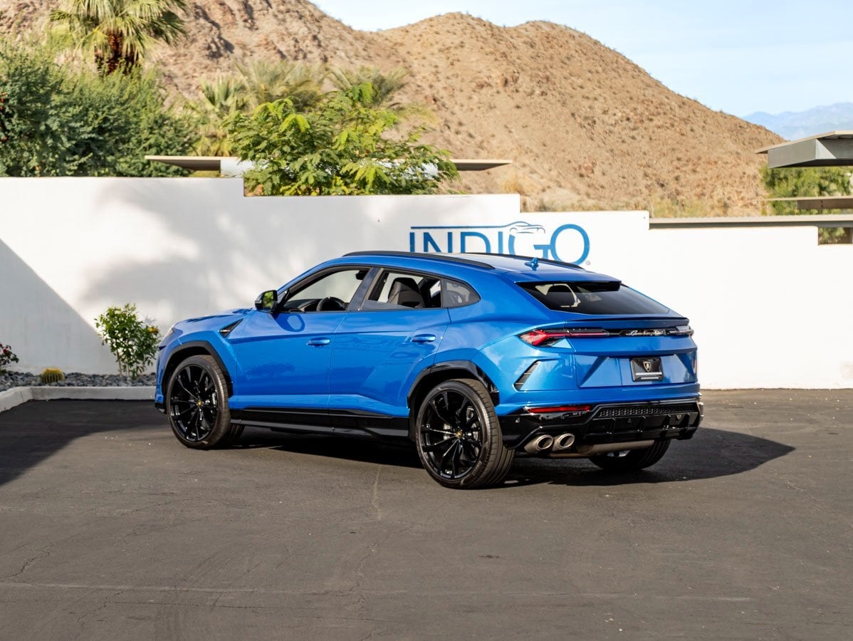 2022 Lamborghini Urus Base