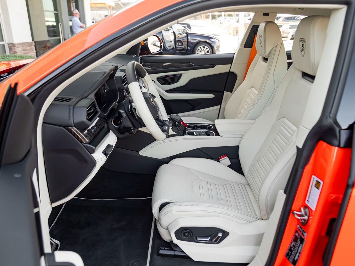 2025 Lamborghini Urus SE