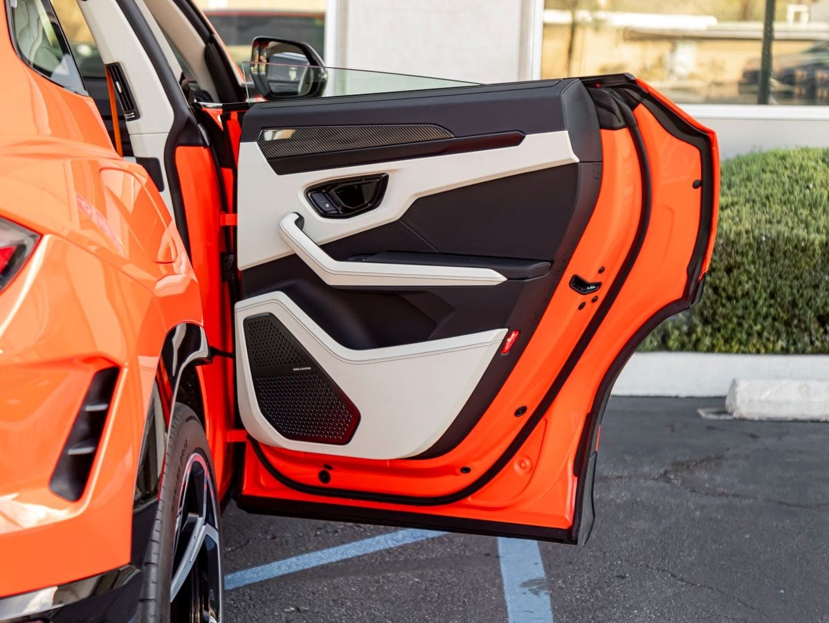 2025 Lamborghini Urus SE