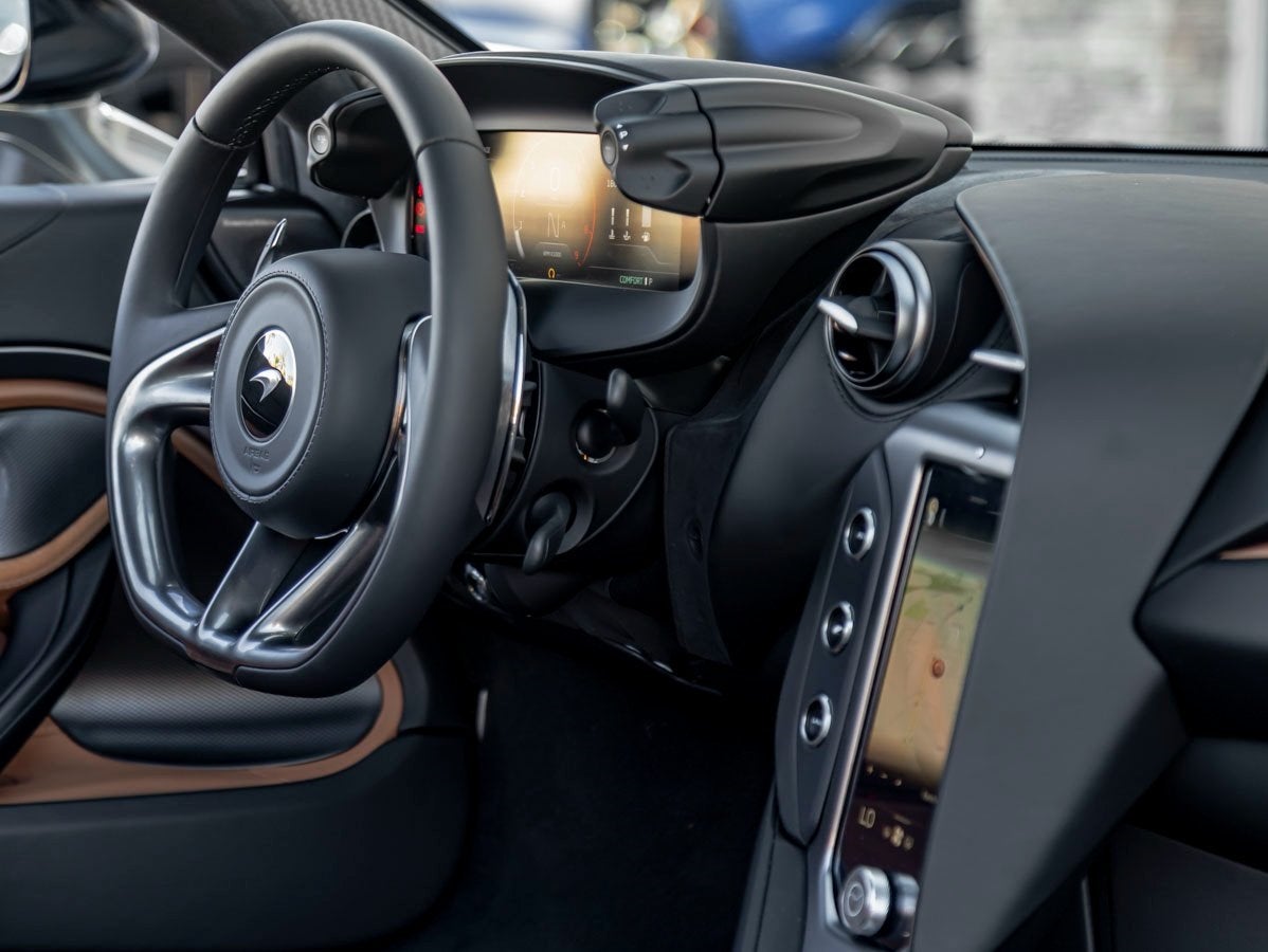 2026 McLaren 750S Base